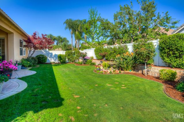 12018 Grasmere Avenue, Bakersfield, CA 93312