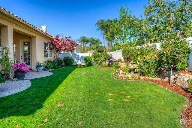 12018 Grasmere Avenue, Bakersfield, CA 93312