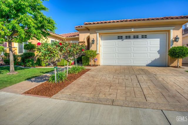 12018 Grasmere Avenue, Bakersfield, CA 93312