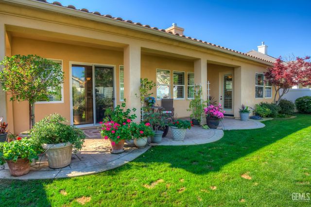 12018 Grasmere Avenue, Bakersfield, CA 93312