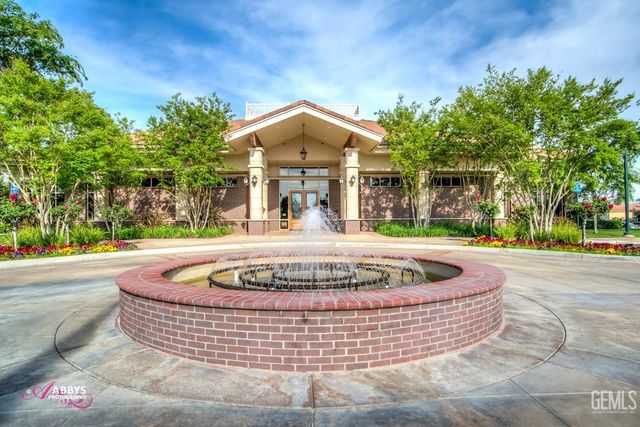 12018 Grasmere Avenue, Bakersfield, CA 93312