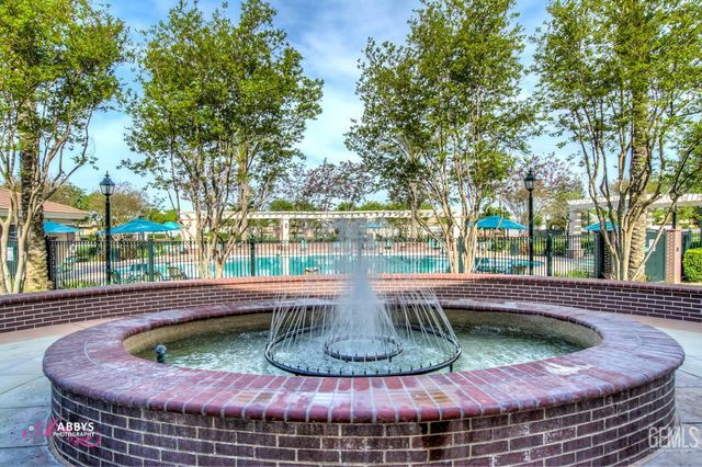 12018 Grasmere Avenue, Bakersfield, CA 93312