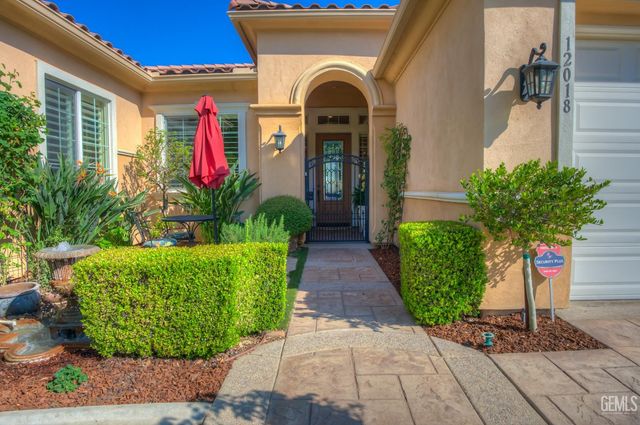 12018 Grasmere Avenue, Bakersfield, CA 93312