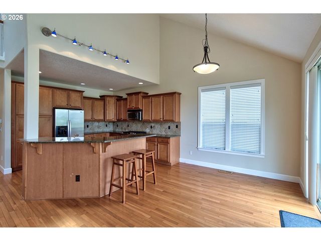 1327 37TH Ave, Forest Grove, OR 97116