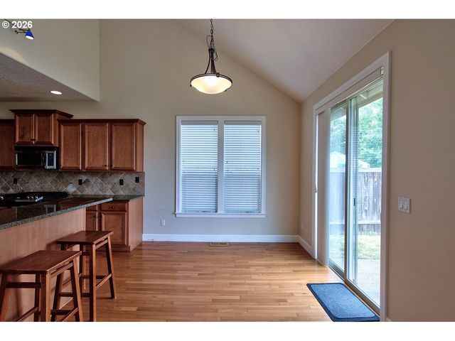 1327 37TH Ave, Forest Grove, OR 97116
