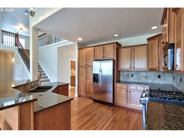 1327 37TH Ave, Forest Grove, OR 97116