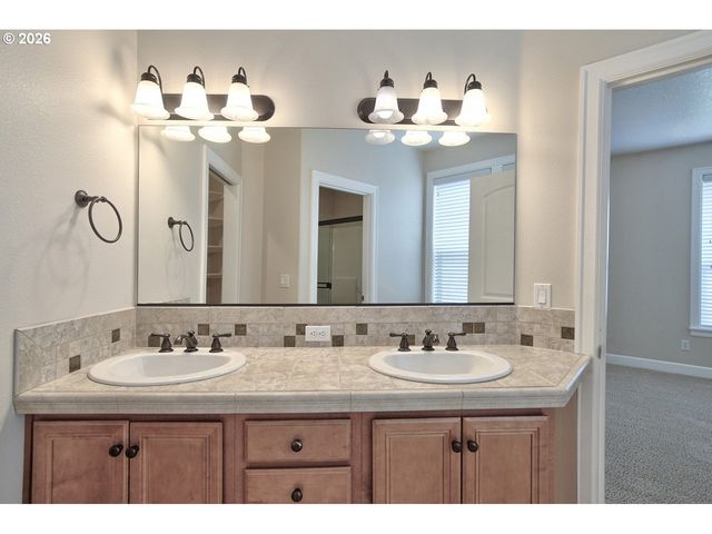 1327 37TH Ave, Forest Grove, OR 97116