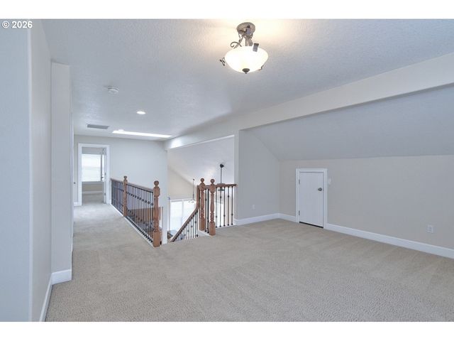 1327 37TH Ave, Forest Grove, OR 97116