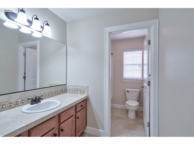 1327 37TH Ave, Forest Grove, OR 97116