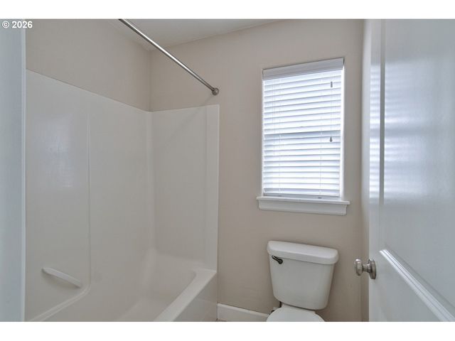1327 37TH Ave, Forest Grove, OR 97116