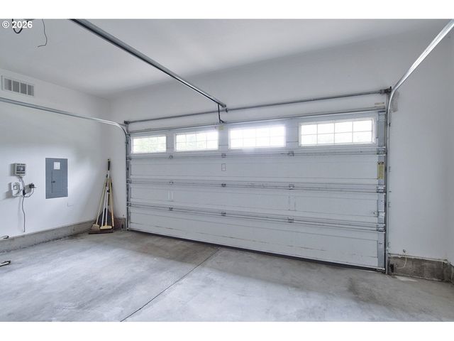 1327 37TH Ave, Forest Grove, OR 97116