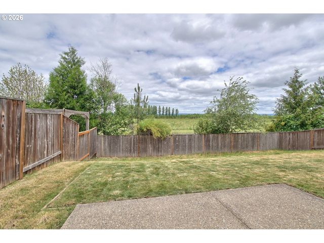 1327 37TH Ave, Forest Grove, OR 97116