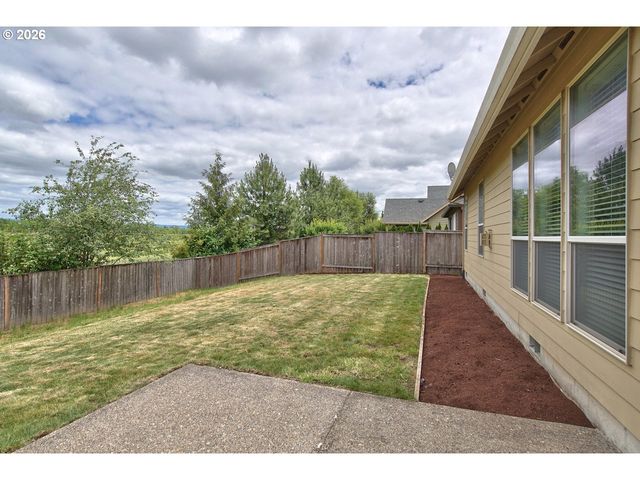1327 37TH Ave, Forest Grove, OR 97116