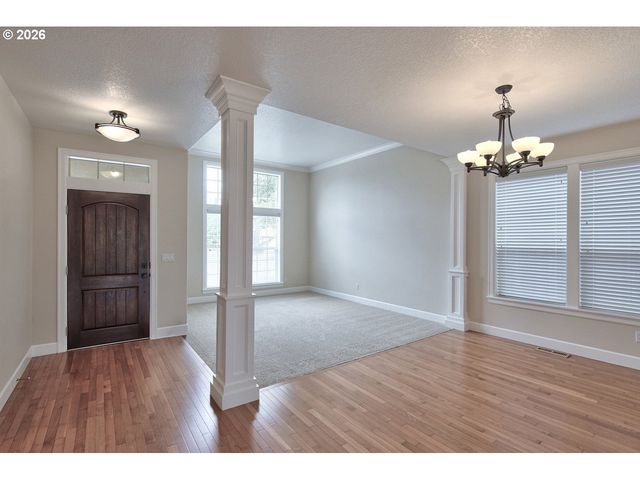 1327 37TH Ave, Forest Grove, OR 97116