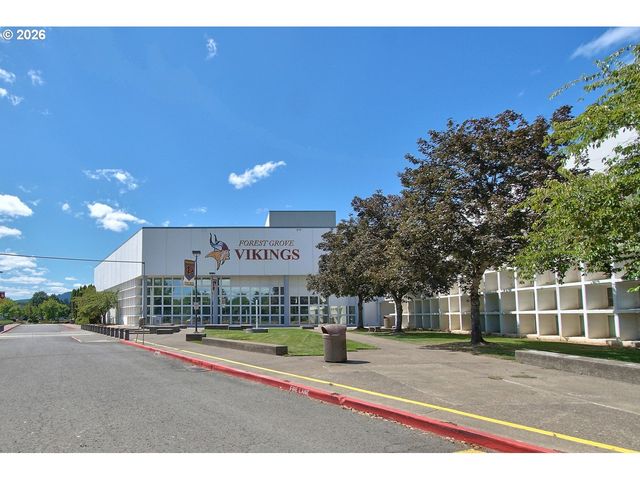 1327 37TH Ave, Forest Grove, OR 97116