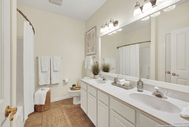 2305 Connie Dr Ste 102, Canyon Lake, TX 78133