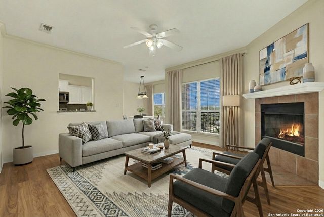 2305 Connie Dr Ste 102, Canyon Lake, TX 78133