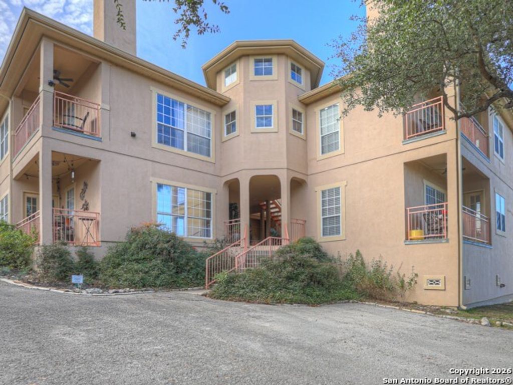 2305 Connie Dr Ste 102, Canyon Lake, TX 78133