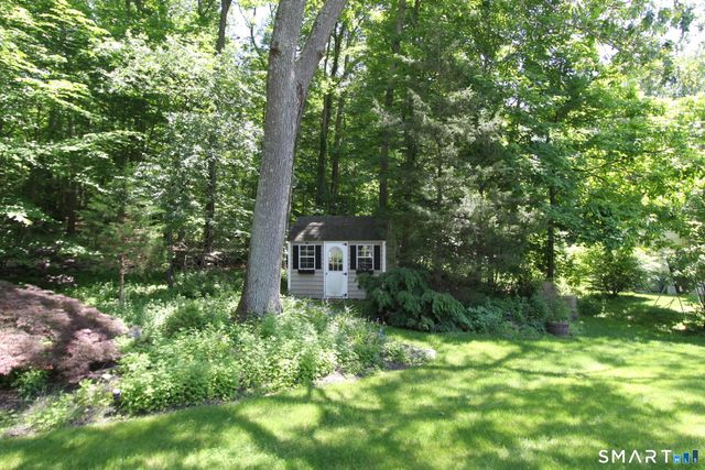 27 River Bend Road, Trumbull, CT 06611