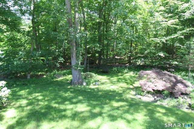 27 River Bend Road, Trumbull, CT 06611