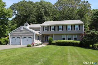 27 River Bend Road, Trumbull, CT 06611