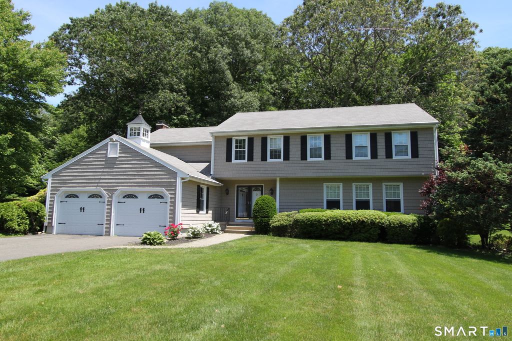 27 River Bend Road, Trumbull, CT 06611