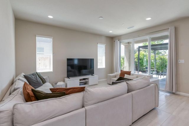4658 Orchard Hills Road, Madera, CA 93636