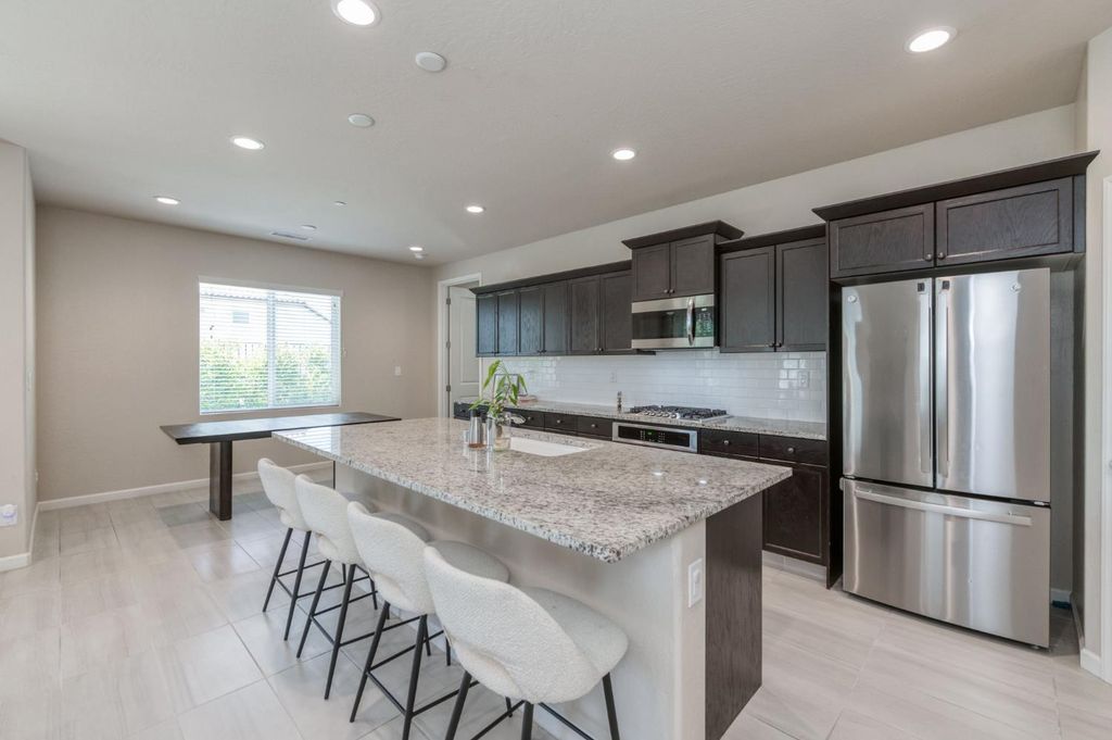 Image 10 of property listing at 4658 Orchard Hills Road, Madera, CA 93636