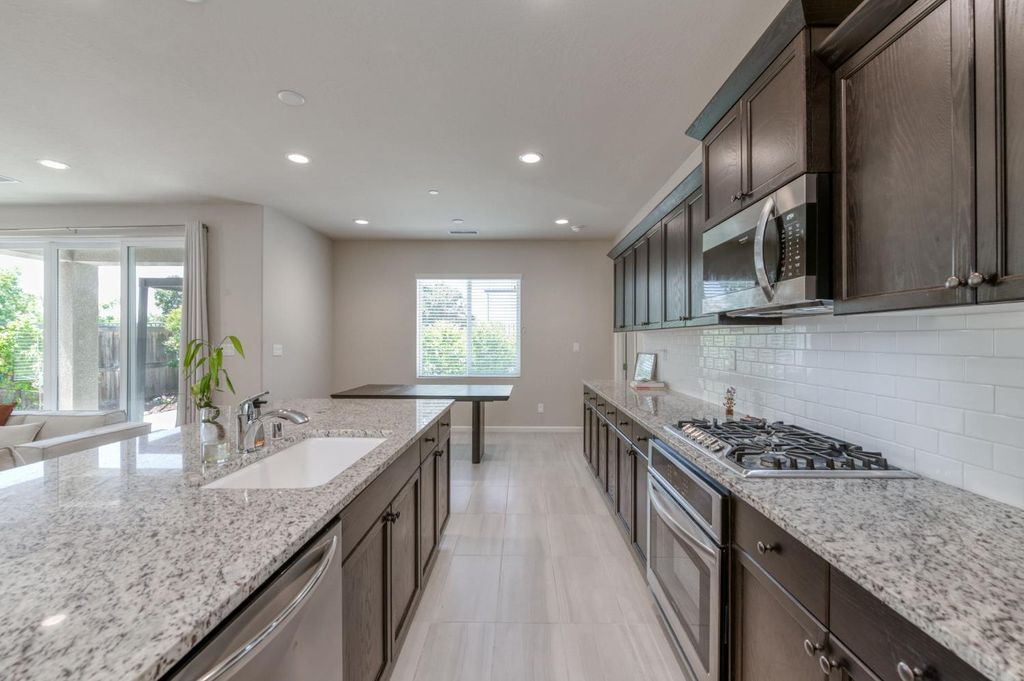 Image 11 of property listing at 4658 Orchard Hills Road, Madera, CA 93636