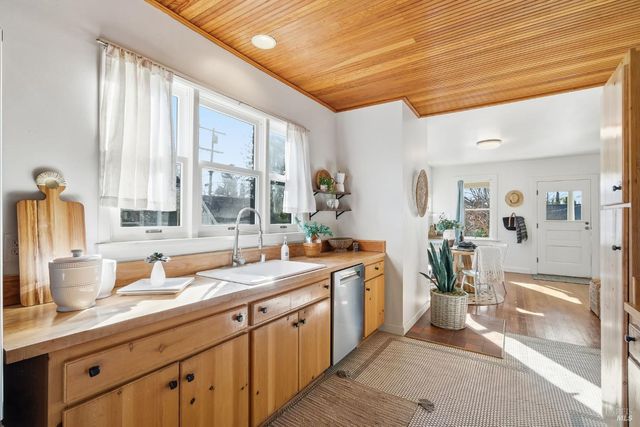 1440 Center St, Napa, CA 94559