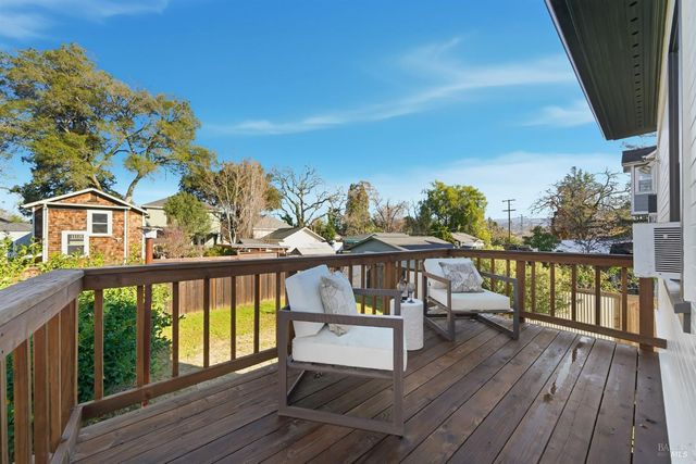 1440 Center St, Napa, CA 94559