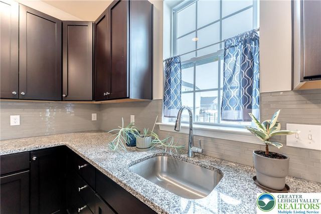 1686 Charley Lane, Bethlehem City, PA 18020