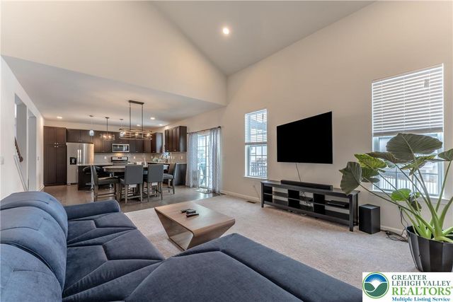 1686 Charley Lane, Bethlehem City, PA 18020