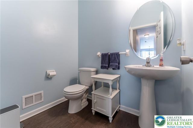 1686 Charley Lane, Bethlehem City, PA 18020