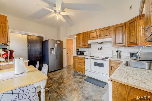 8766 Burton Avenue, Charlack, MO 63114