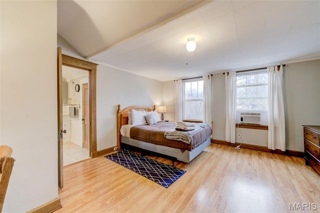 8766 Burton Avenue, Charlack, MO 63114