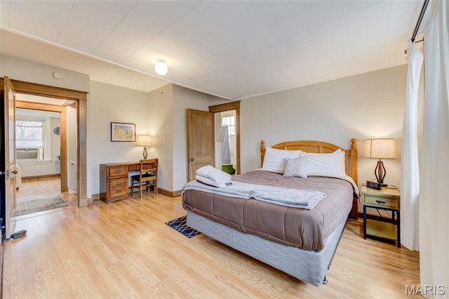 8766 Burton Avenue, Charlack, MO 63114