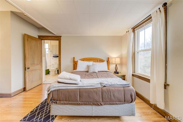 8766 Burton Avenue, Charlack, MO 63114