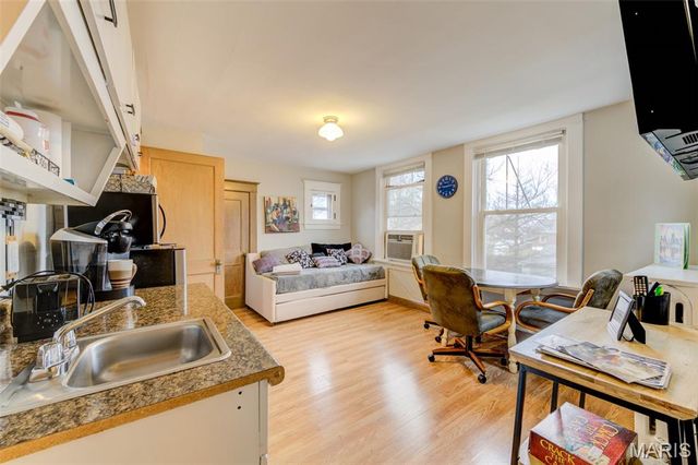 8766 Burton Avenue, Charlack, MO 63114