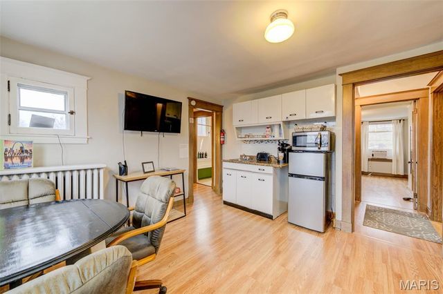 8766 Burton Avenue, Charlack, MO 63114