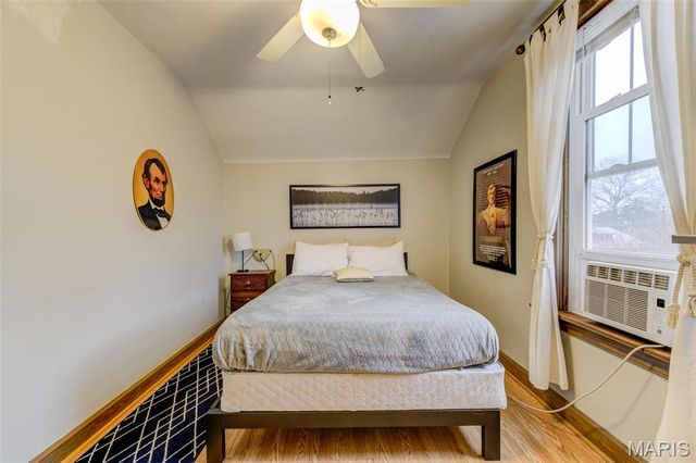 8766 Burton Avenue, Charlack, MO 63114