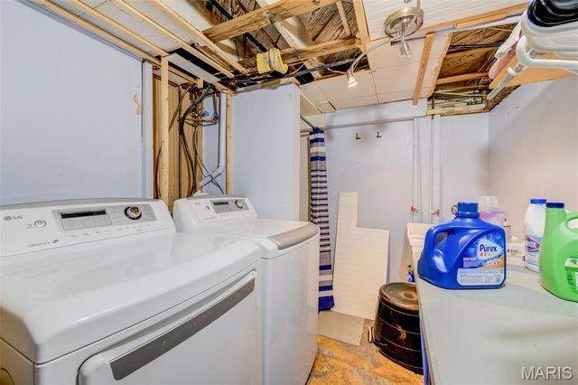 8766 Burton Avenue, Charlack, MO 63114