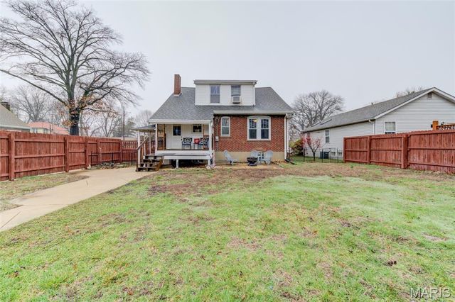 8766 Burton Avenue, Charlack, MO 63114