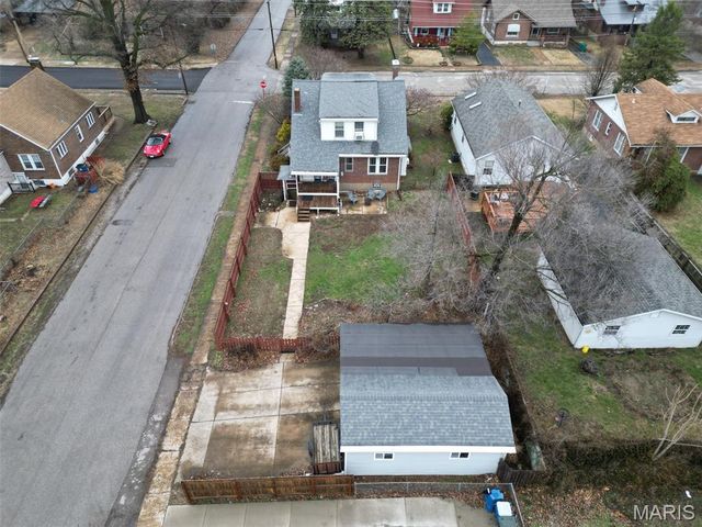 8766 Burton Avenue, Charlack, MO 63114