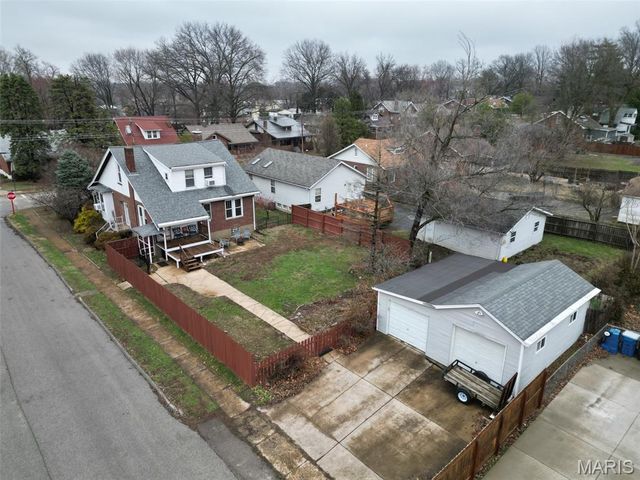 8766 Burton Avenue, Charlack, MO 63114