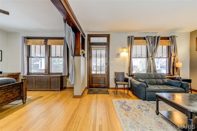 8766 Burton Avenue, Charlack, MO 63114