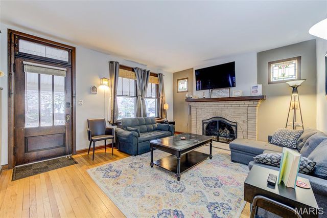 8766 Burton Avenue, Charlack, MO 63114