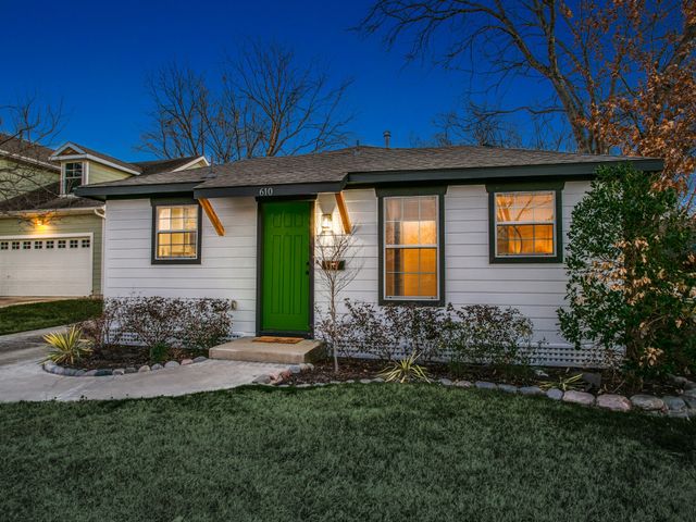 610 E Texas Street, Grapevine, TX 76051