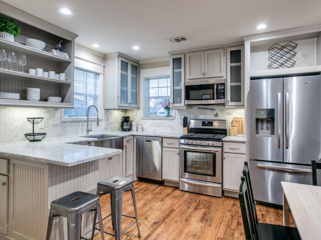 610 E Texas Street, Grapevine, TX 76051