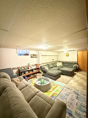 805 5th Avenue, Dixon, IL 61021